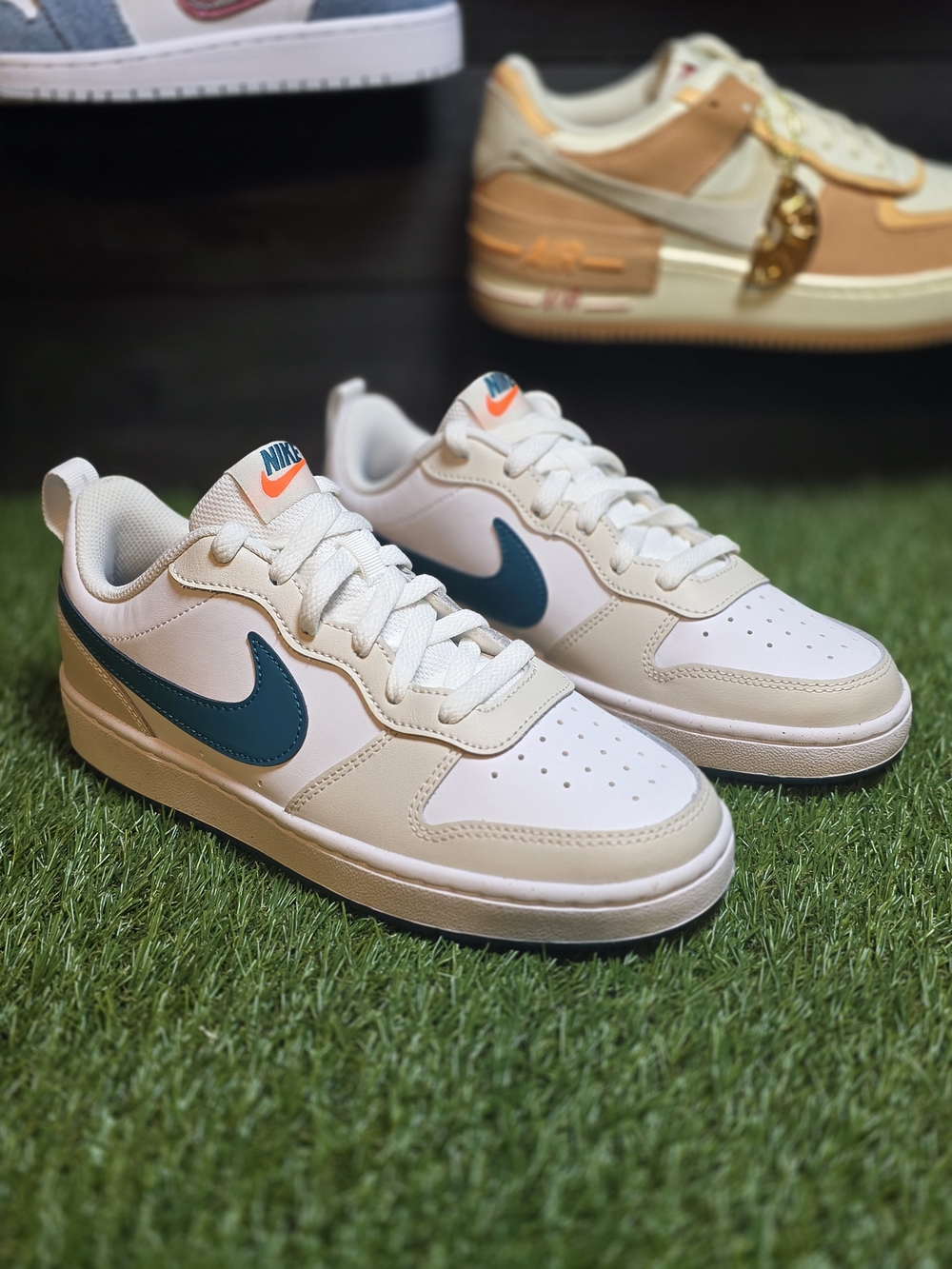 Nike Men’s Low-Top Casual Sneakers - White with Teal Swoosh
